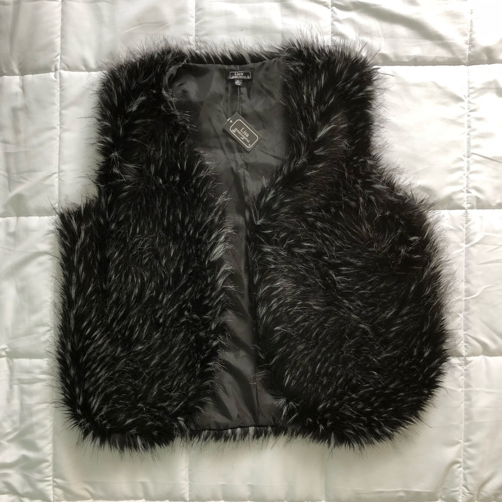 New with tags Lisa International faux fur vest